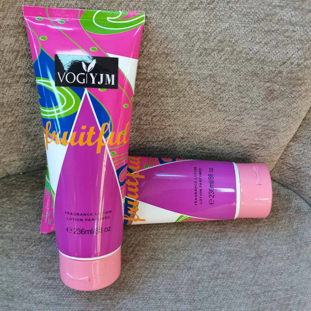 Perfumowany balsam do ciała VOGIYJM 236 ml kolorowy