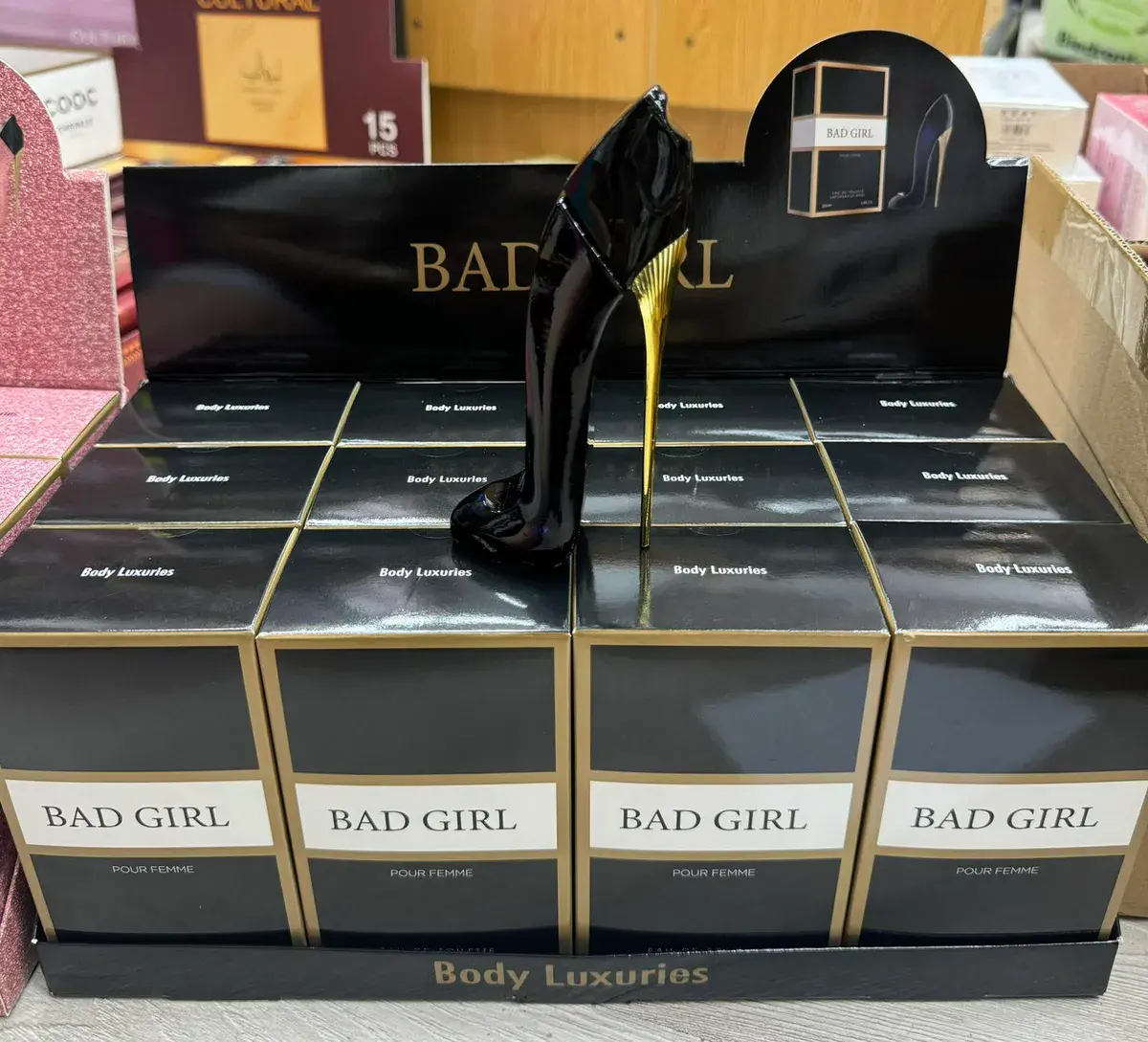 Perfum Bad Girl 30ml flakon szpilka czarno-złoty