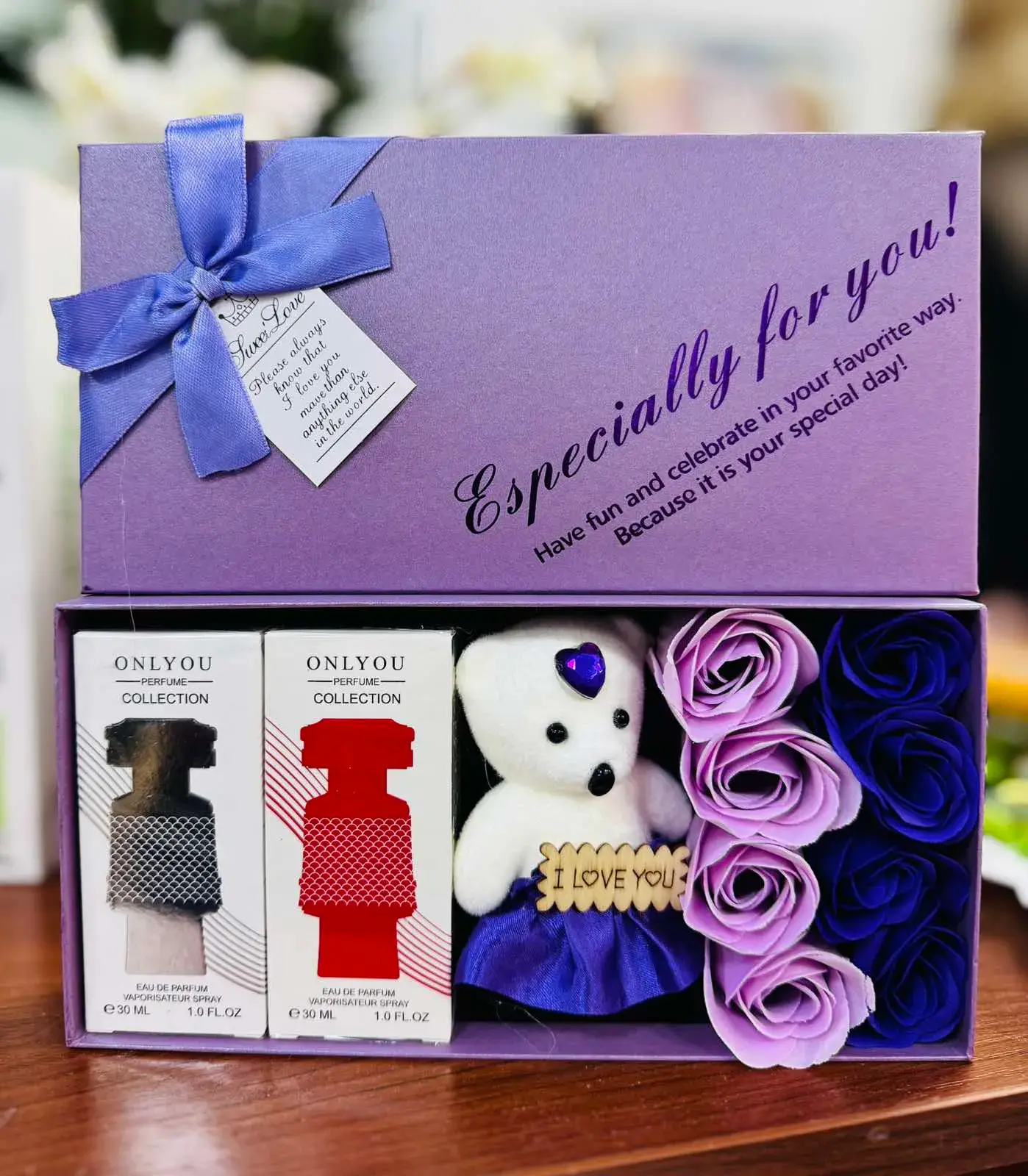 Zestaw Prezent Walentynki Only You Collection z misiem i różami