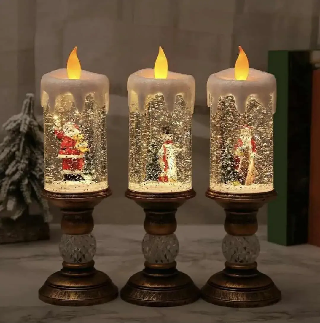 LED Świeca Świąteczna z Śniegiem i Mikołajem