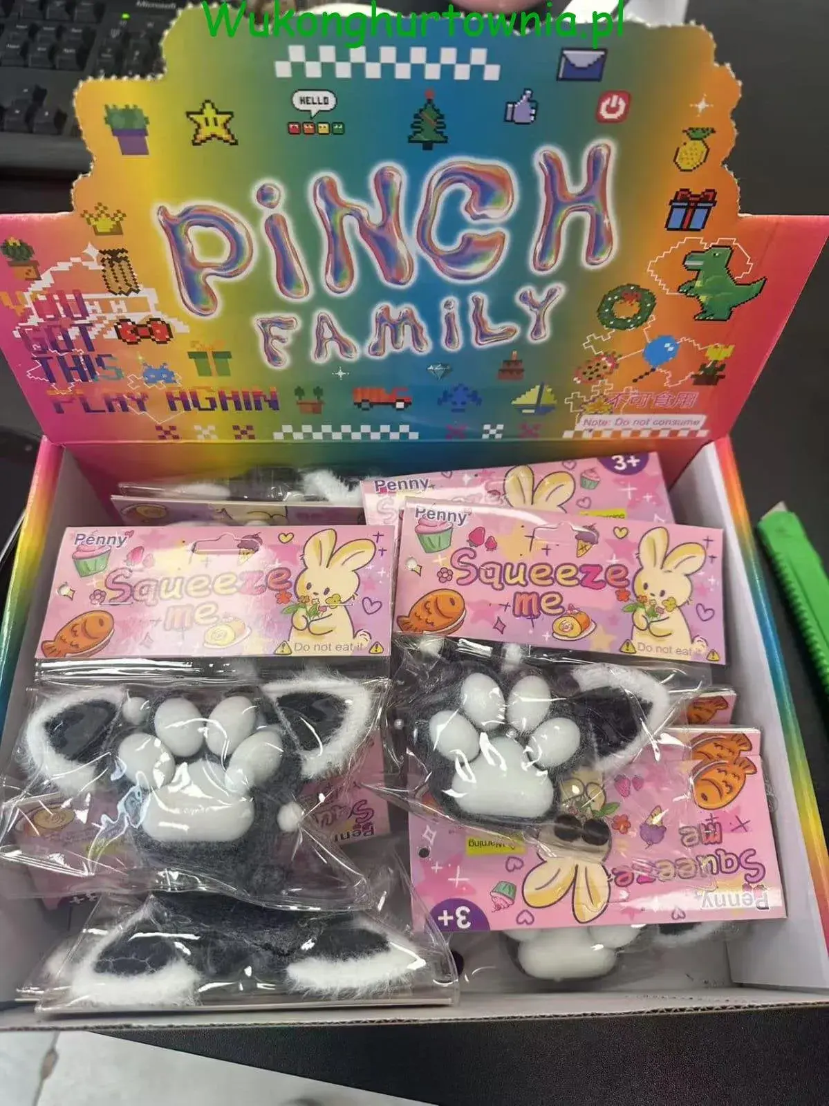 Zabawka Squeeze Pinch Family Miękka Łapka z Futerkiem 16 szt.