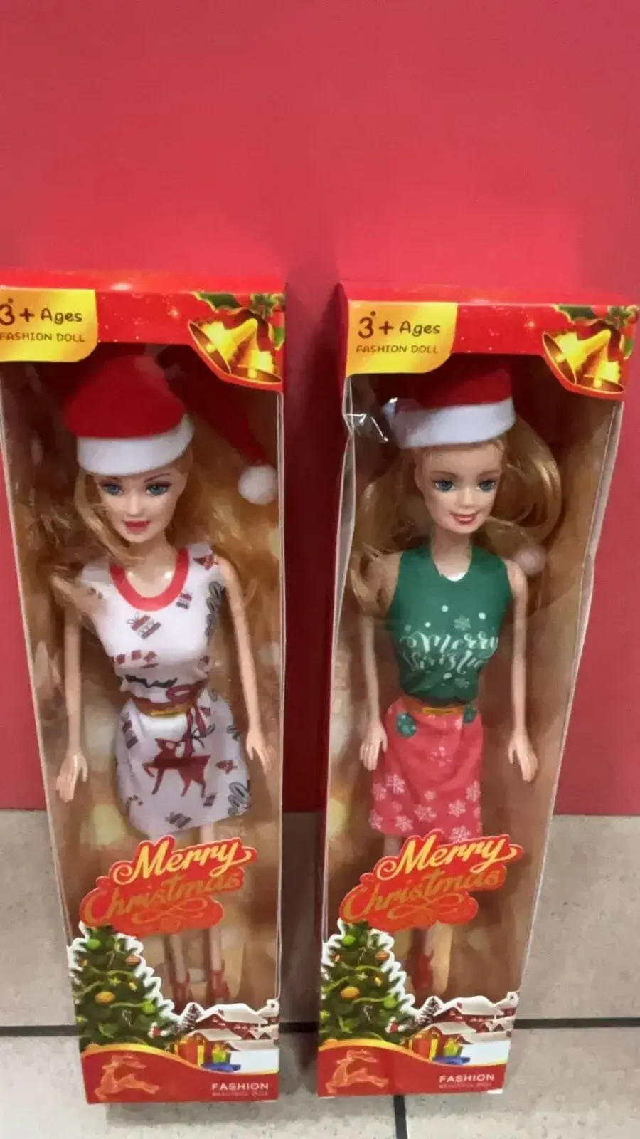 Lalka świąteczna Barbie 3+ w sukience renifera, 2 warianty