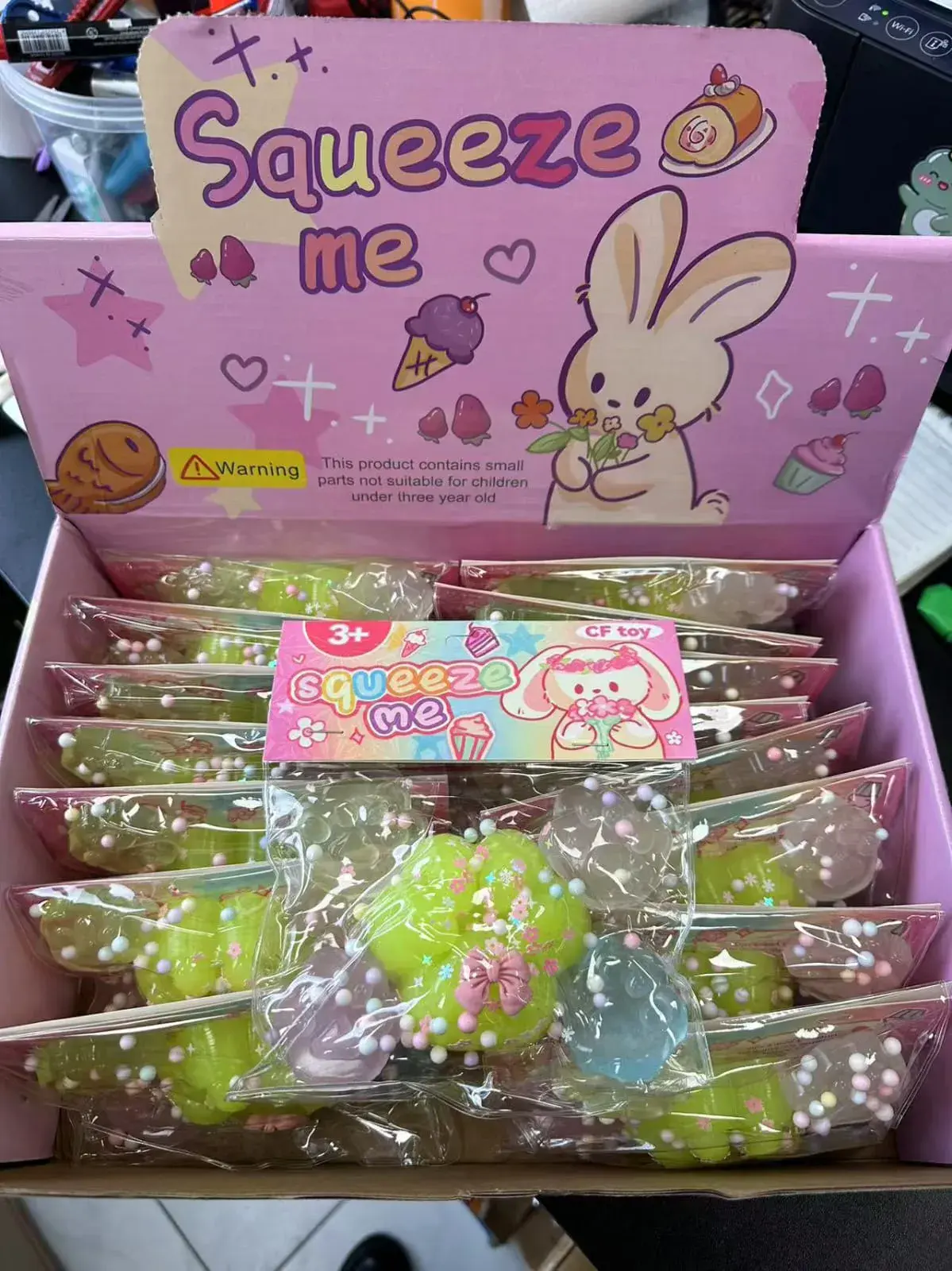 Zabawka Squeeze Me Gniotek Łapka z Kuleczkami 12 szt.