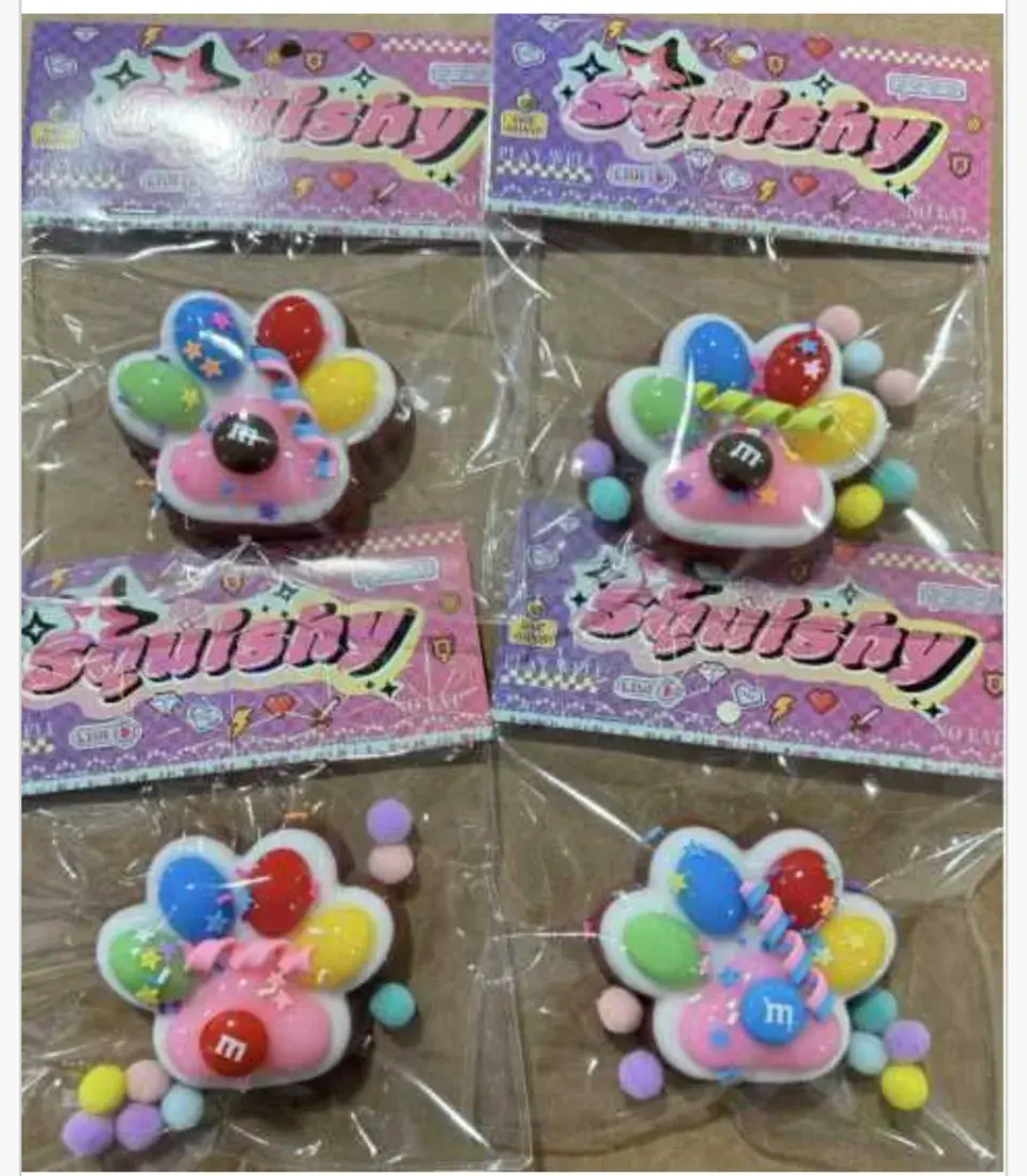 Zabawka Squishy Łapka z Kolorowymi Dodatkami 16 szt.