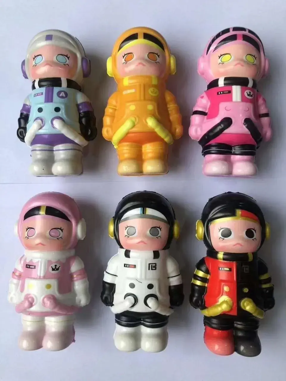 Gniotek Popmart Figurka Astronauta Mix Kolorów 12szt