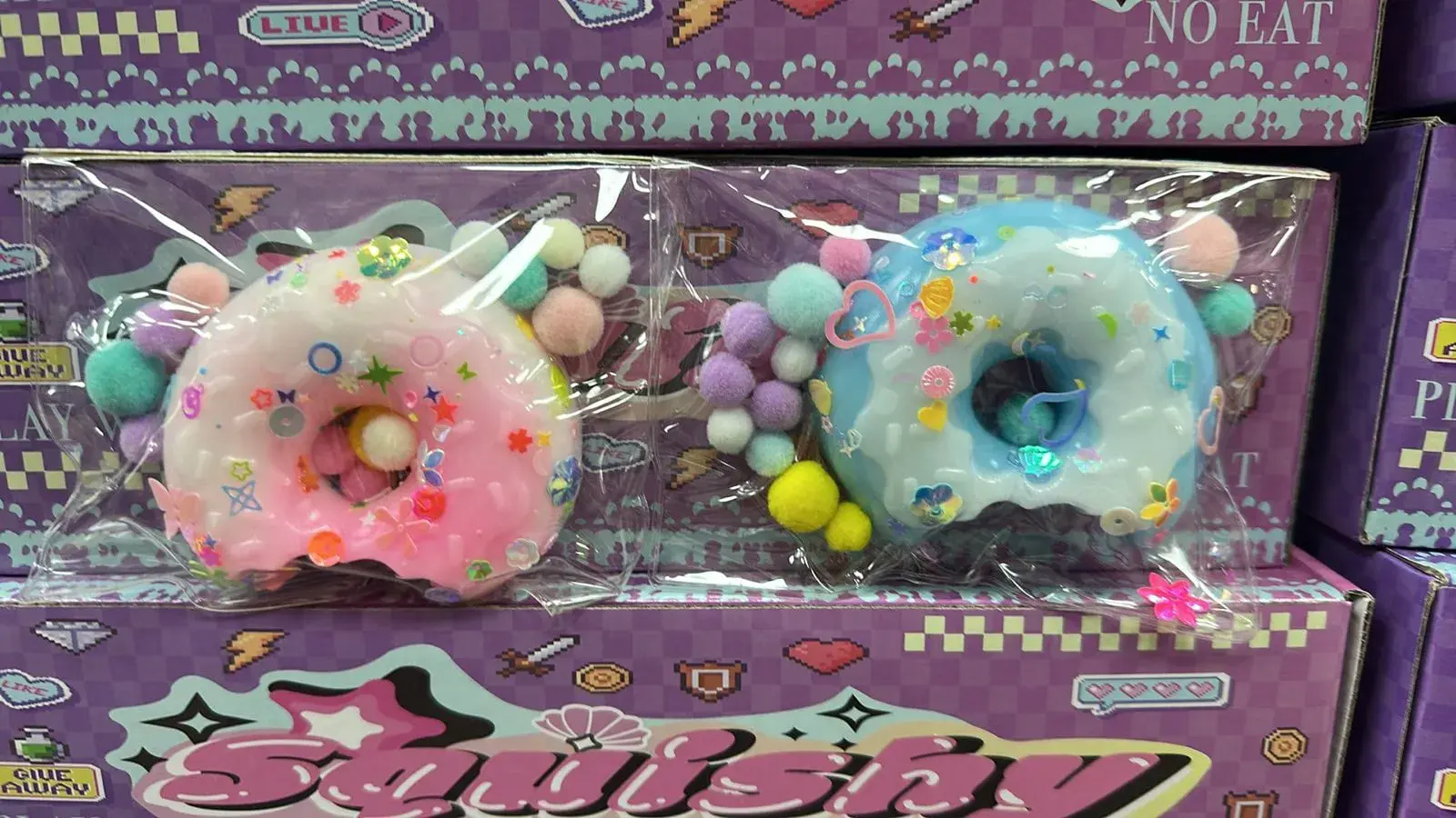 Zabawka Squishy Toys Pączek Donut z Pomponami 16 szt.
