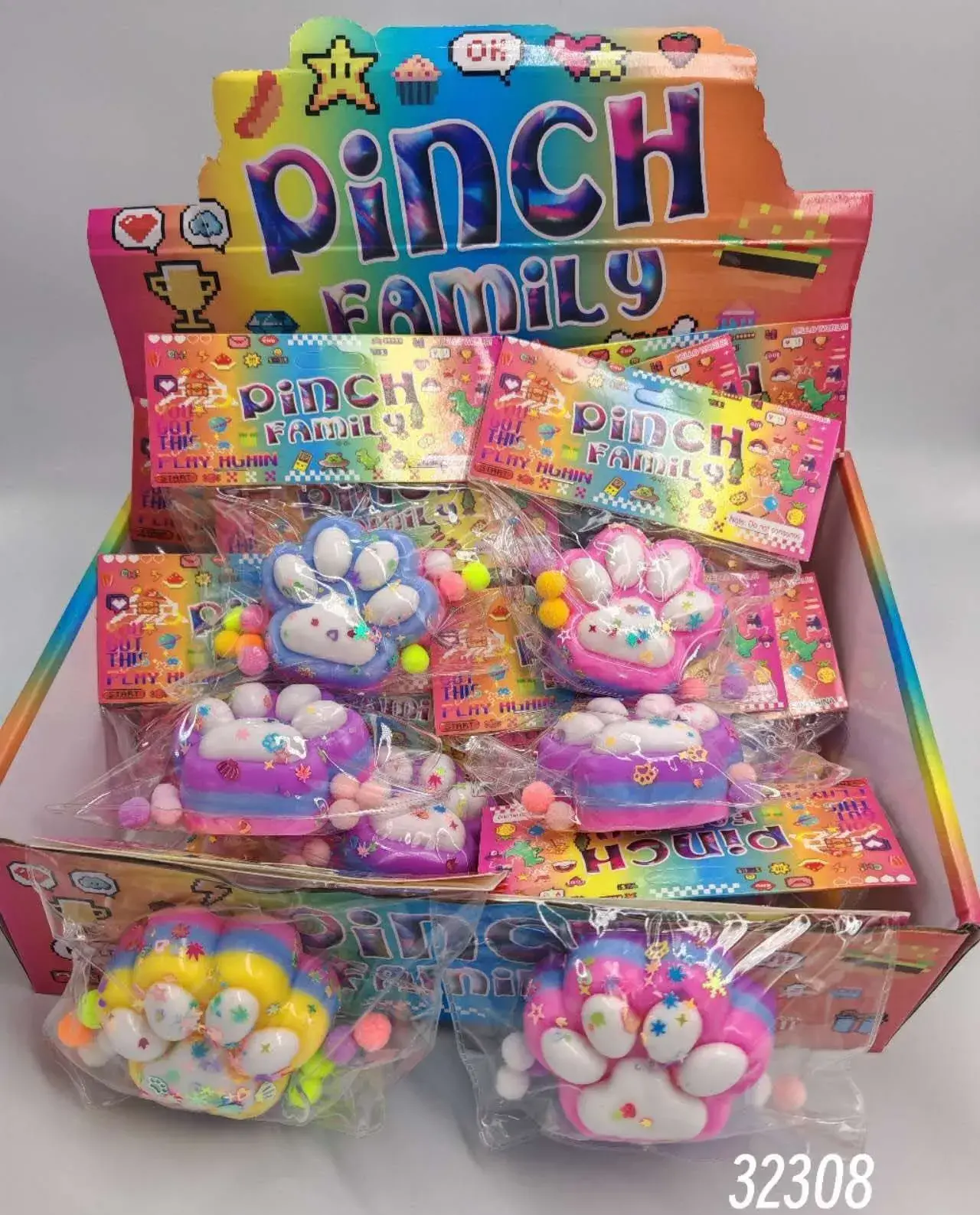 Zabawki Squeeze Pinch Family Łapka z Pomponami 16 szt.