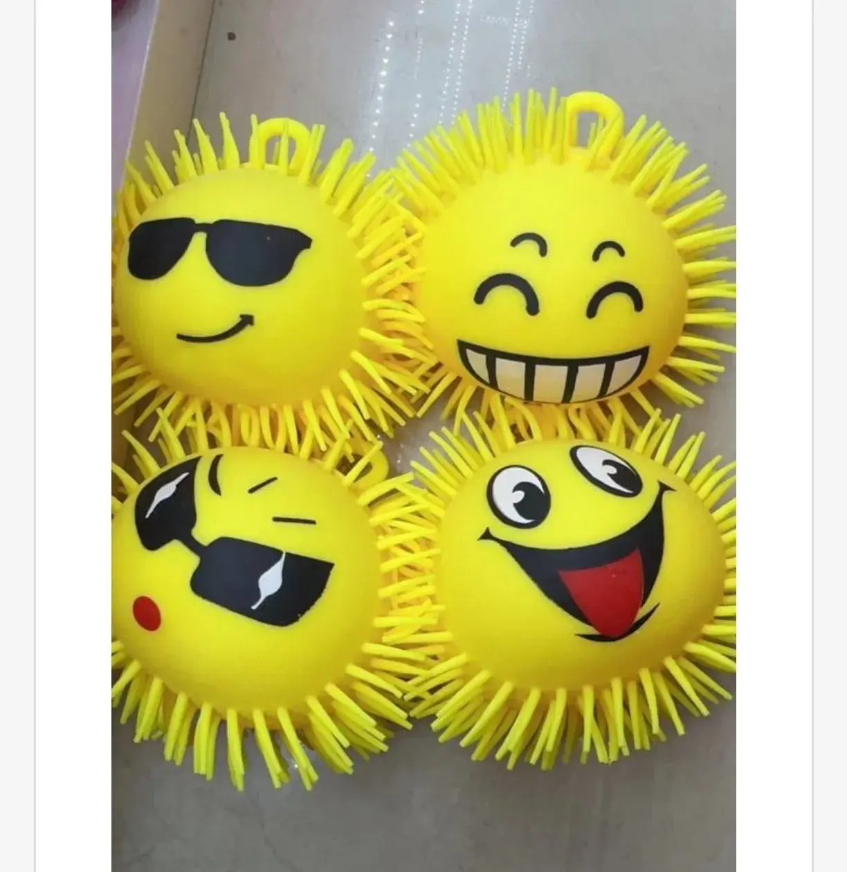 Zabawki Squeeze Toys Gniotki Emoji z Kolcami Żółte 36 szt.