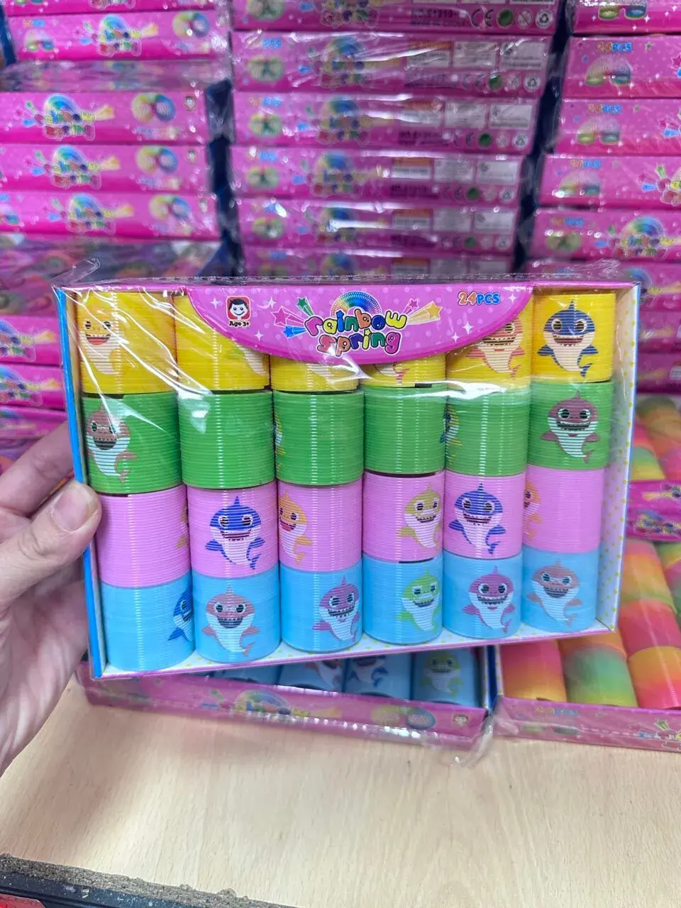 Zestaw Gra Zręcznościowa Pinkfong Baby Shark Sprężyny 24szt