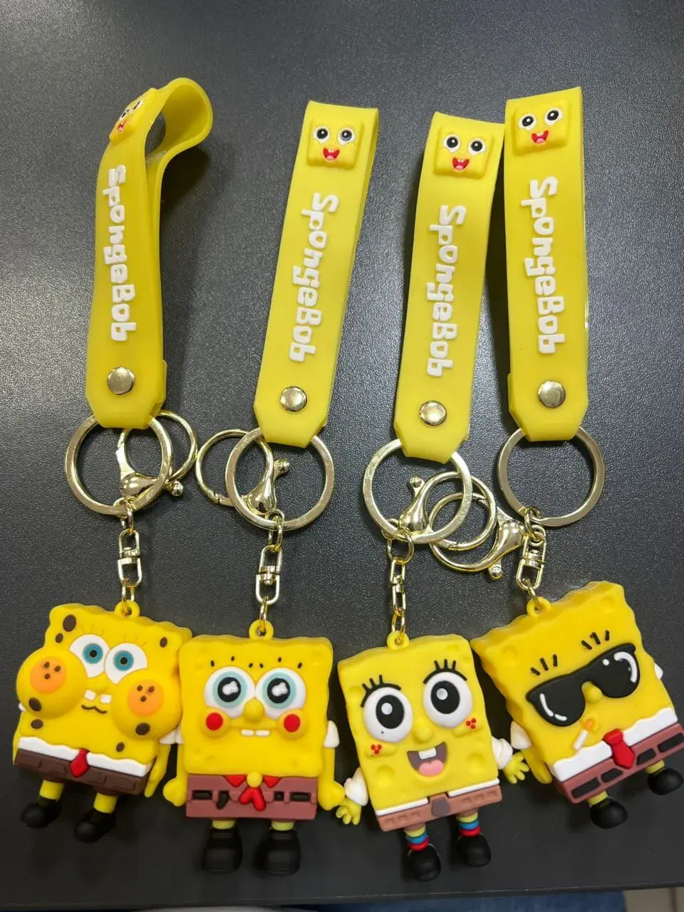 Brelok do Kluczy SpongeBob Silikonowy z Paskiem 12 szt.