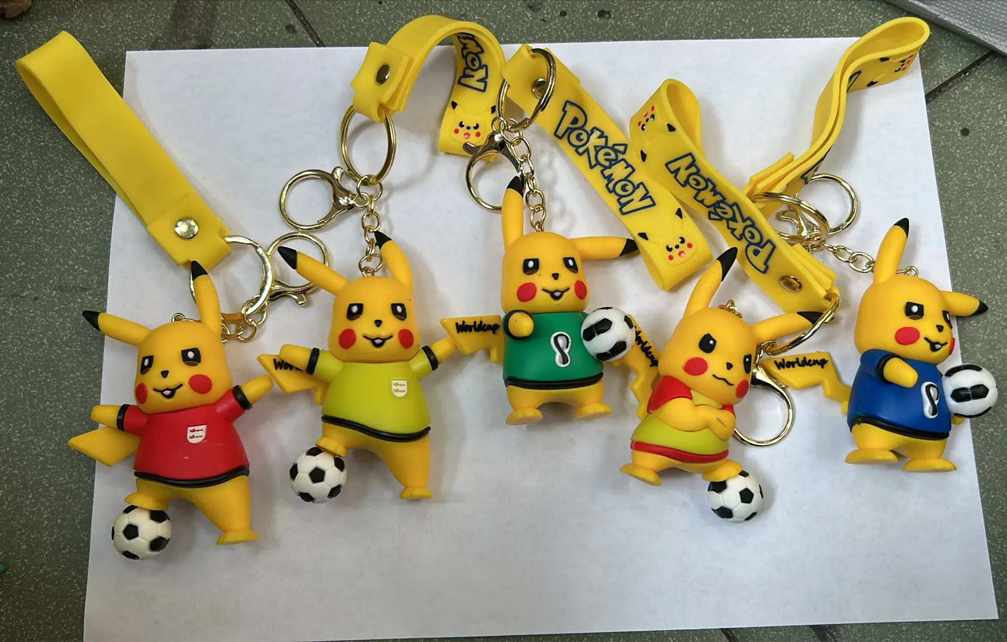Brelok do Kluczy Pokemon Pikachu Piłkarz z Piłką 24 szt.