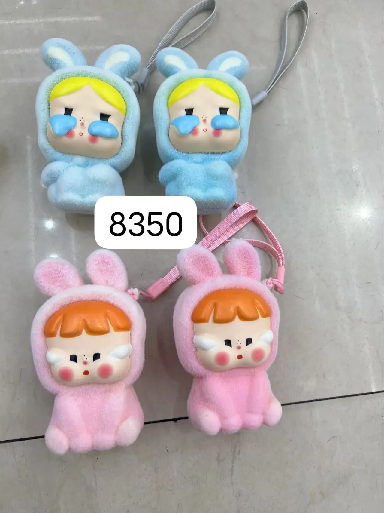 Brelok Squishy Cry Baby w Pluszowym Kapturku Królik 12szt