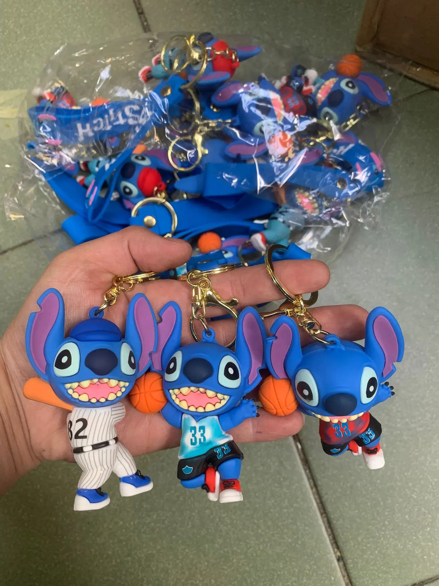 Brelok do Kluczy Stitch Sportowy Gumowy Mix Wzorów 24 szt.