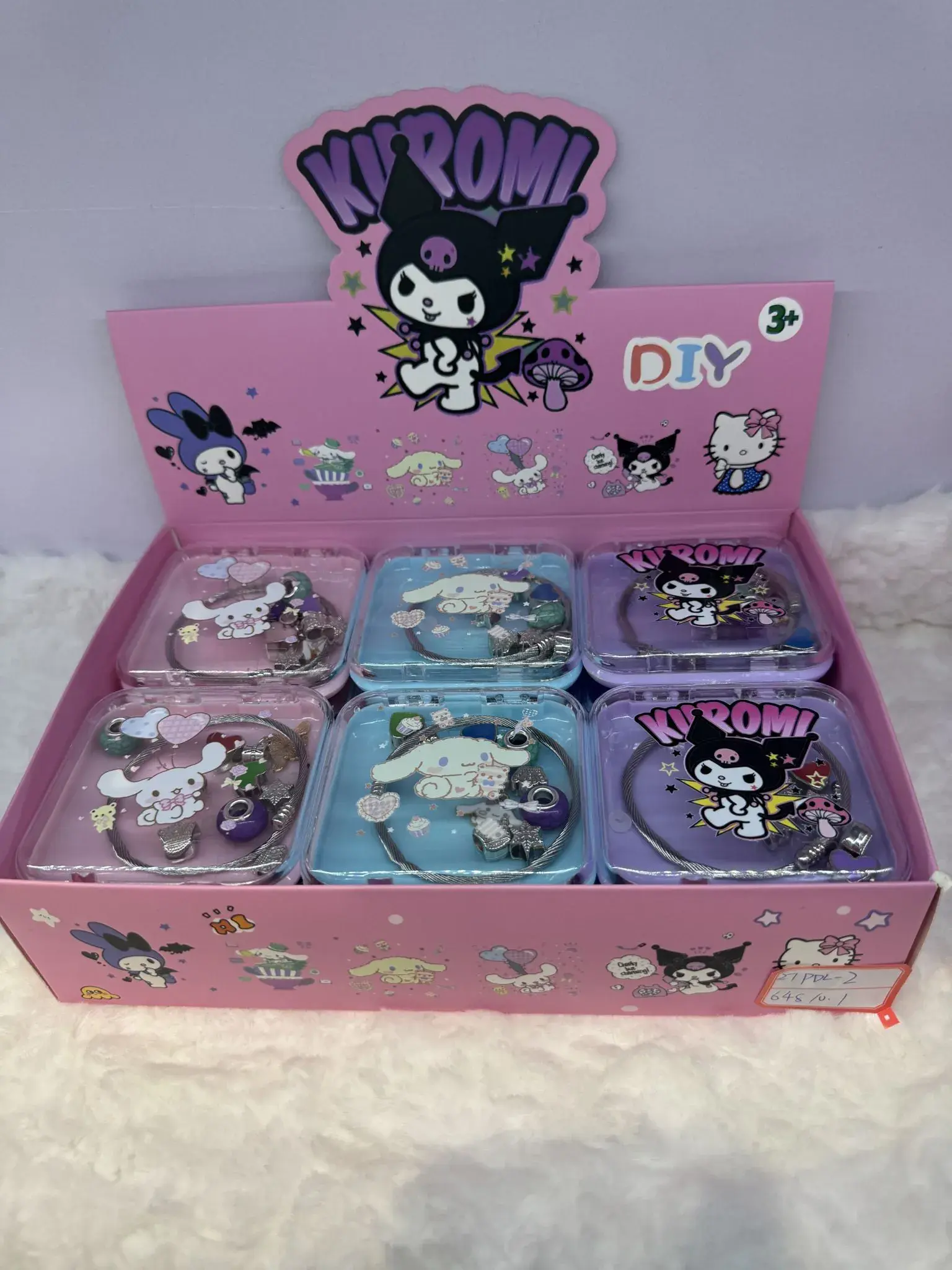 Zestaw Biżuterii Kuromi DIY Bransoletki z Zawieszkami 18szt