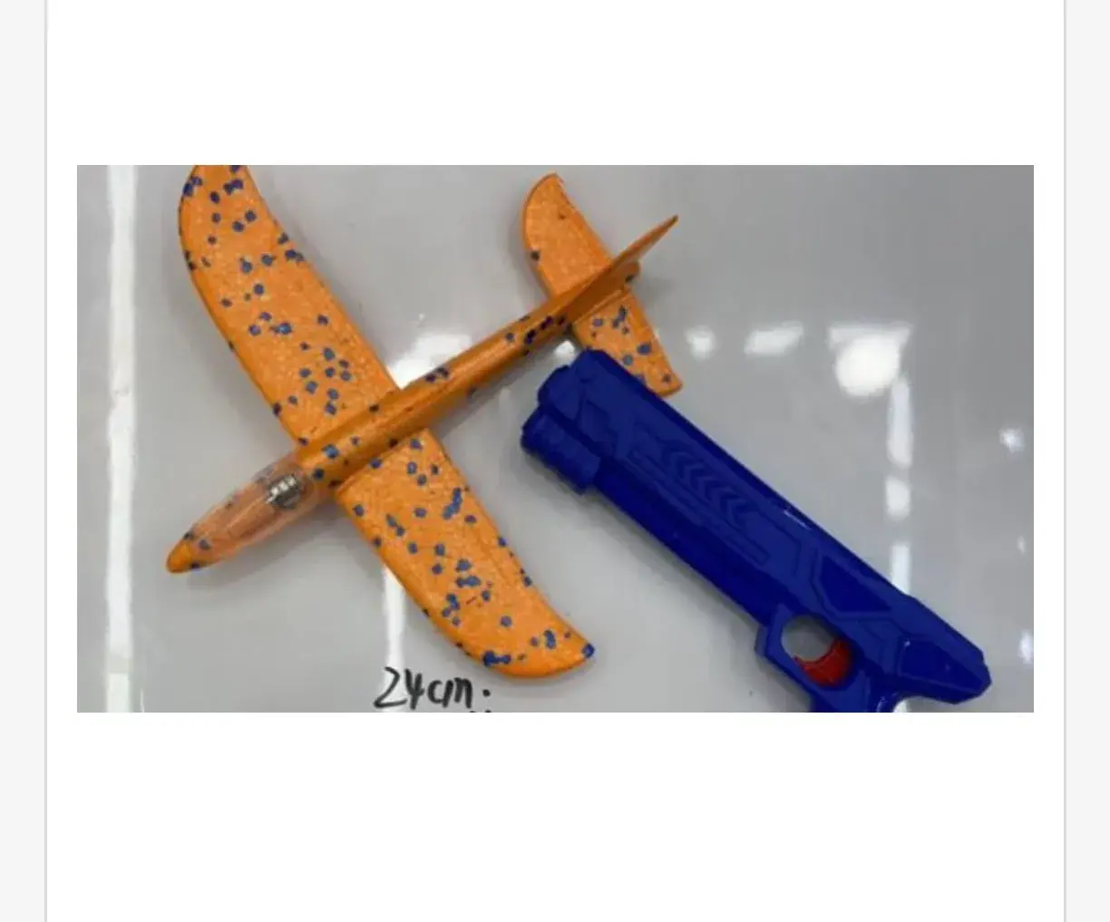 Samolot styropianowy 24cm z wyrzutnią pistoletem, mix kolorów
