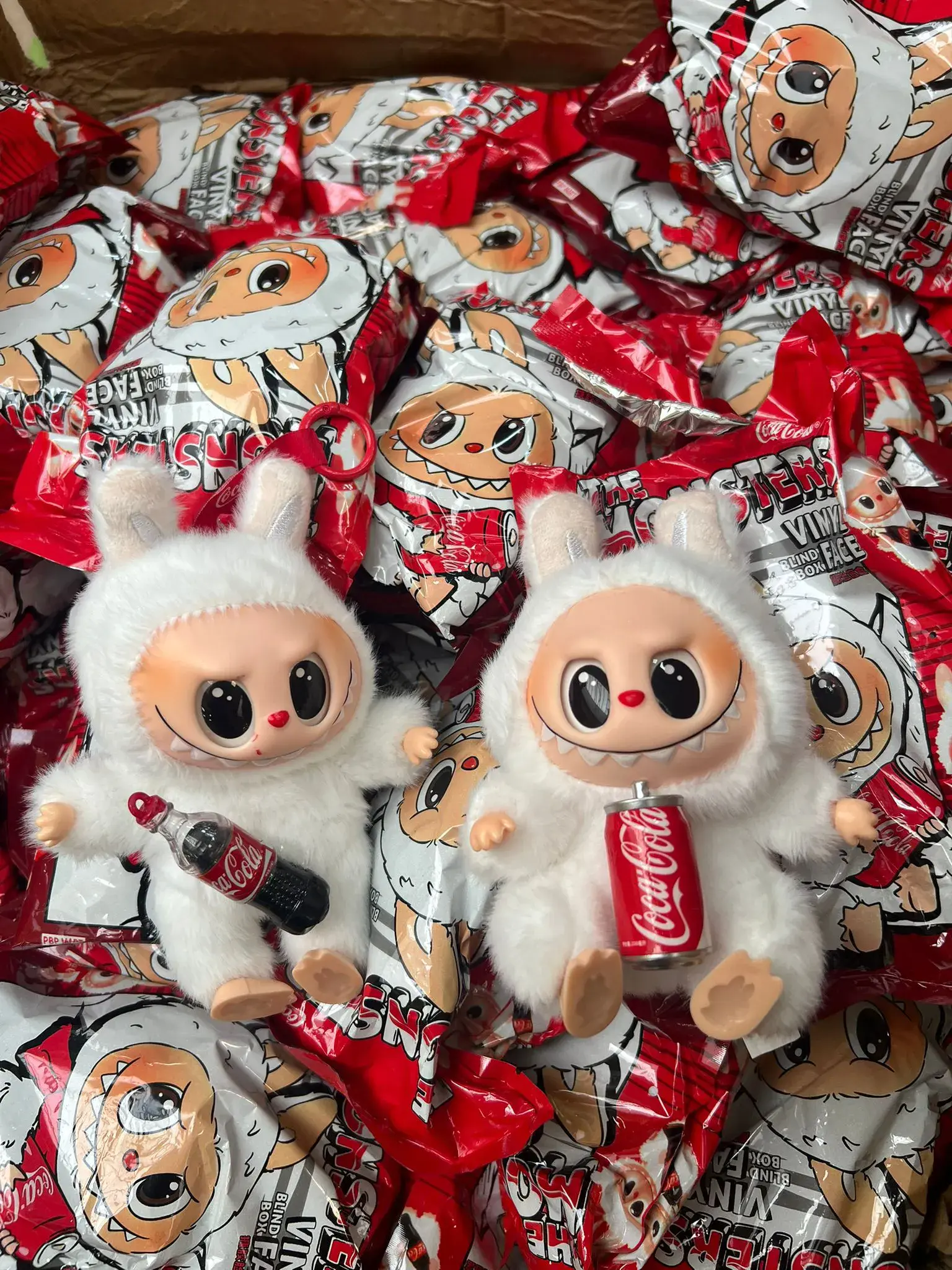 Labubu Coca-Cola - Pluszowa Figurka Vinyl Face, Brelok 12 szt.