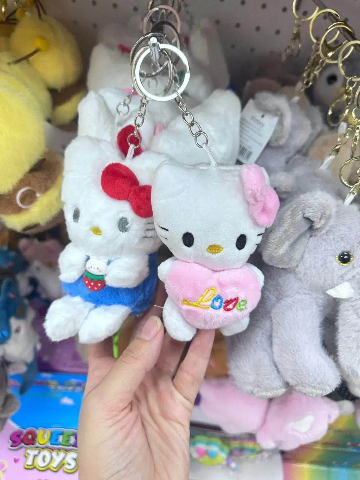 Brelok Pluszowa Maskotka Hello Kitty z Truskawką i Sercem 12 szt.