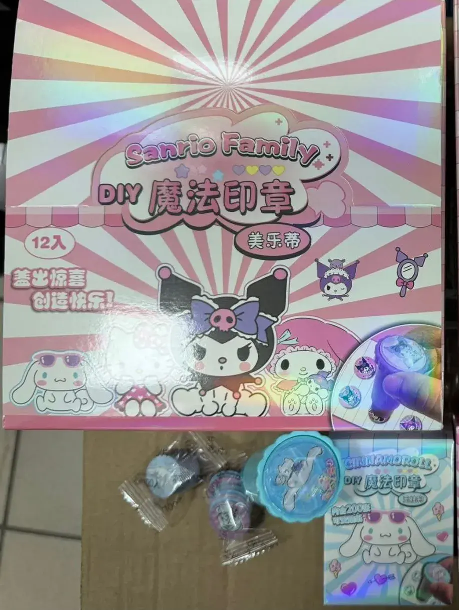 Sanrio Family Mini Zabawki 12 szt w opakowaniu