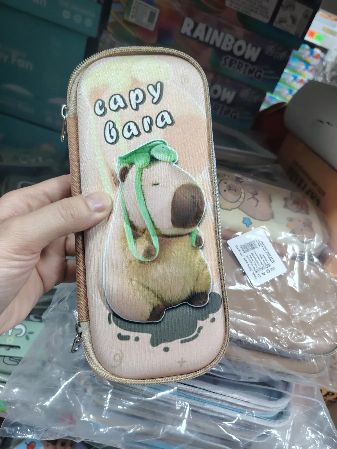 Piórnik z Kapibarą Capybara