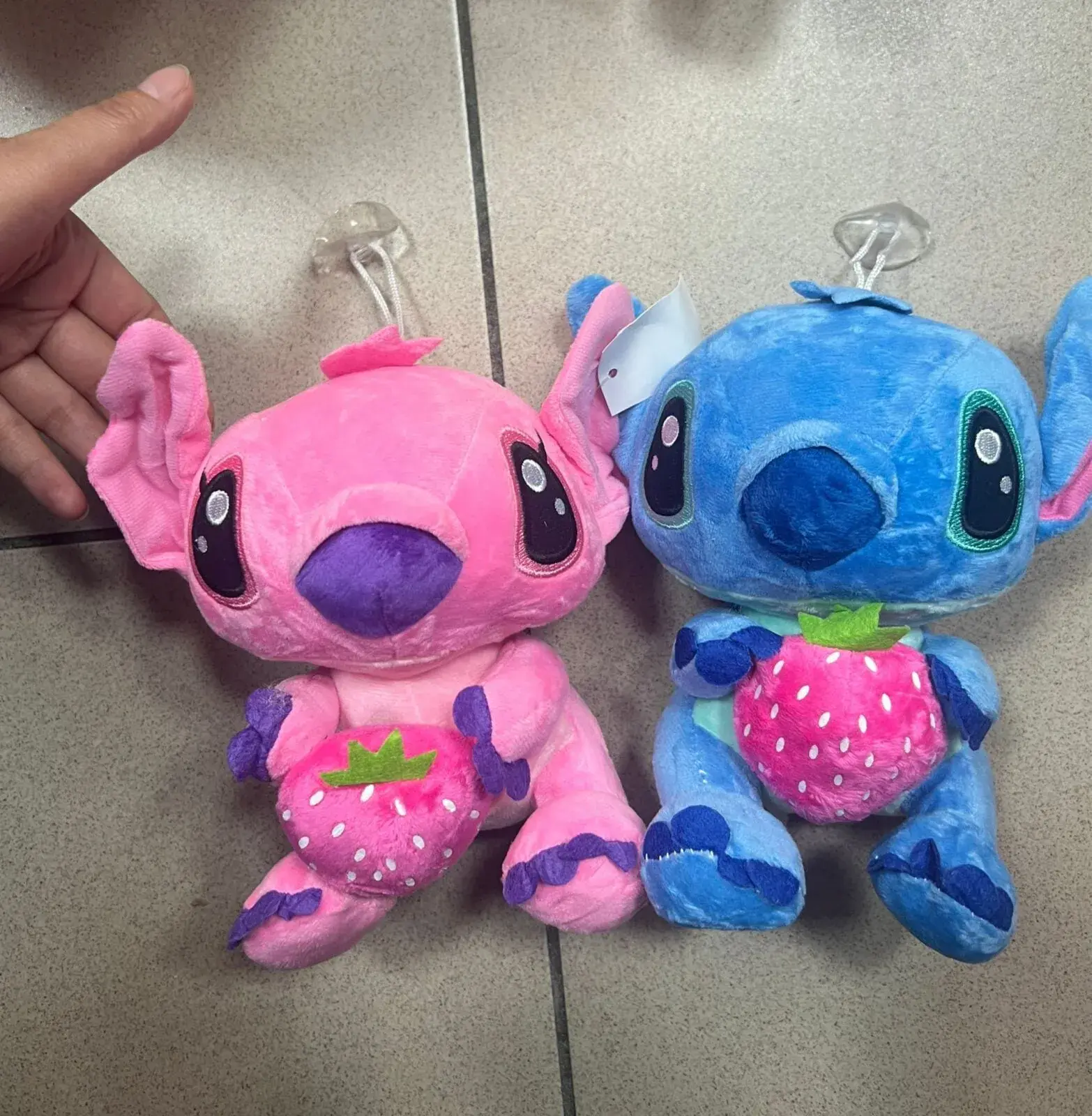Maskotki Stitch 20cm różowa i niebieska z truskawką