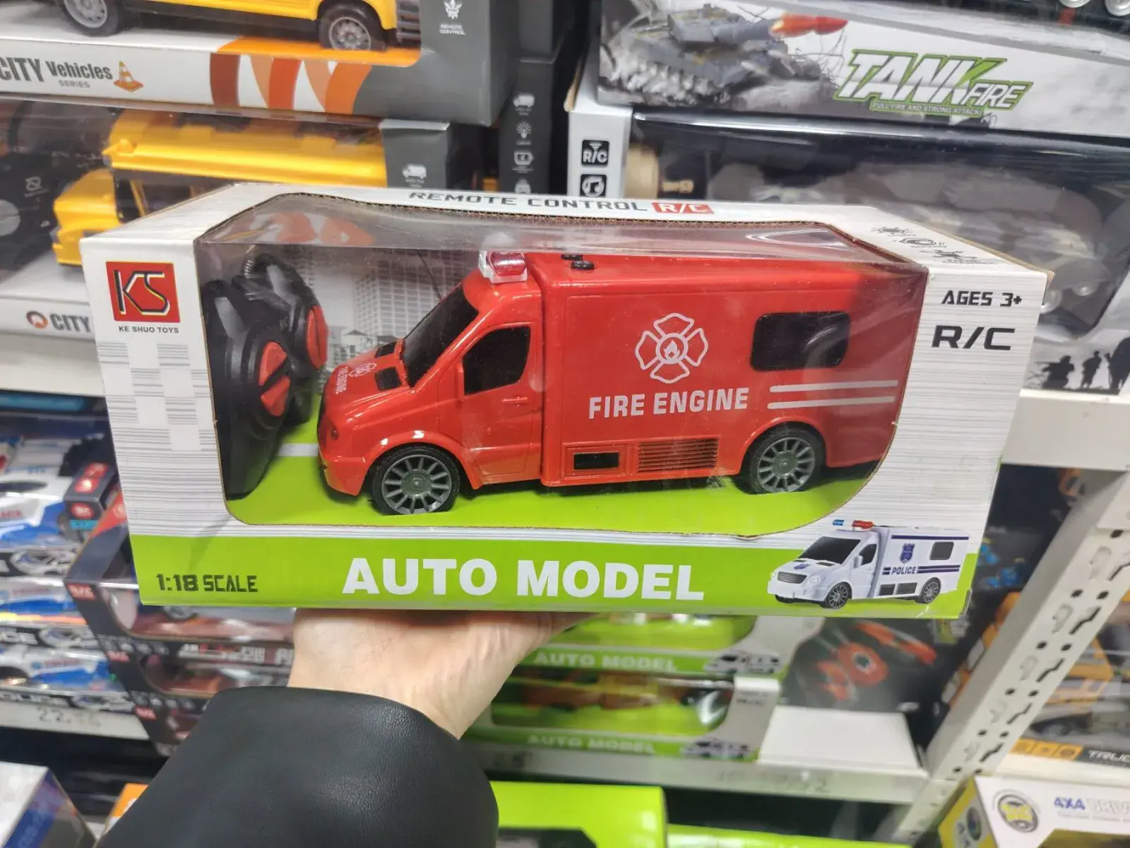 Sterowany model auta straży pożarnej 1:18 RC