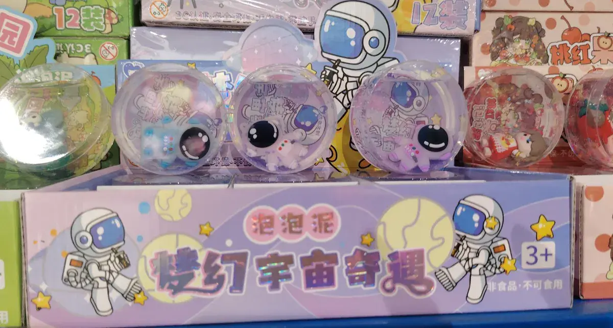 Slime Kosmiczny z Figurka Astronauty w Kuli Przezroczystej