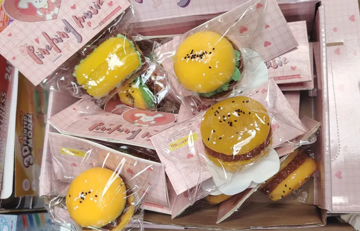 Gniotek Antystresowy Hamburger Żółty Miękki 7 cm
