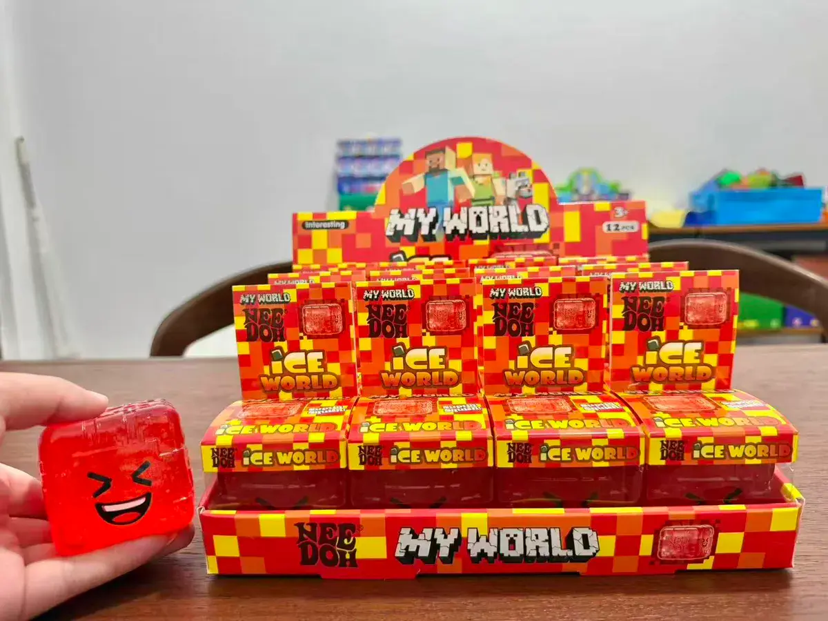 My World NEEDOH Ice World Czerwony Klockowy Antystres