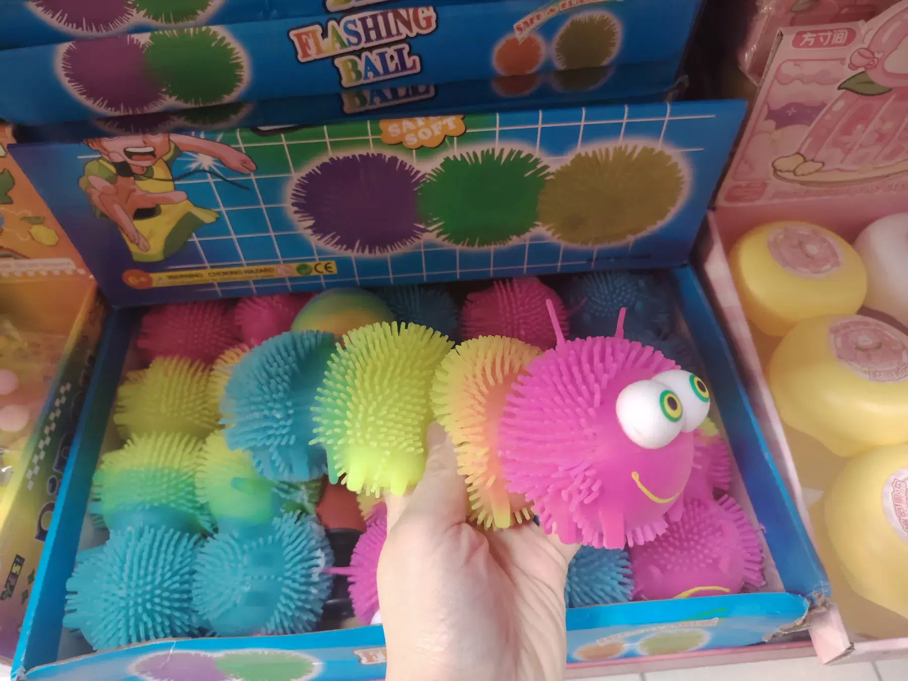 Gniotki Flashing Ball - kolorowe piłki antystresowe