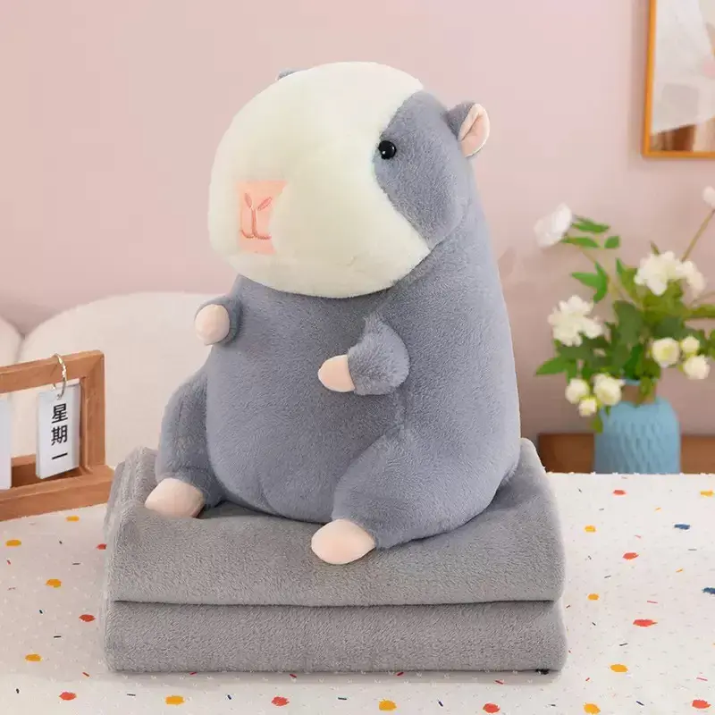 Maskotka guinea pig szara z kocykiem