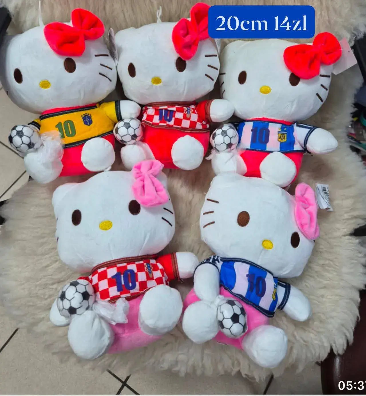 Maskotka Pluszowa Hello Kitty 20cm Piłkarska