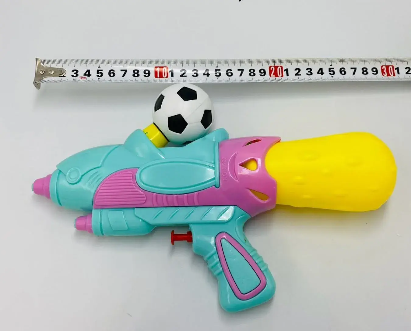 Pistolet na wodę z piłką nożną turkusowo-żółty