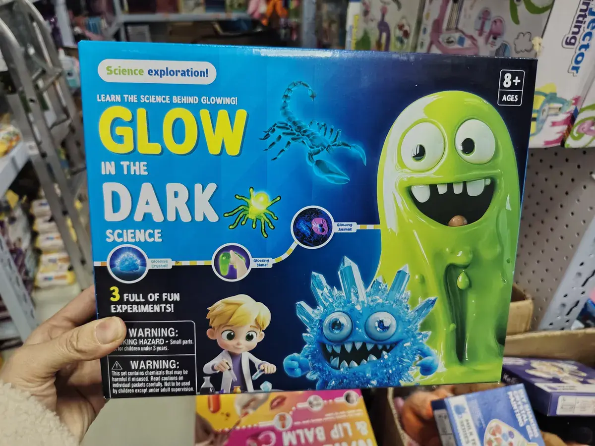 Zestaw Naukowy Glow in the Dark 3 Eksperymenty dla Dzieci 8+