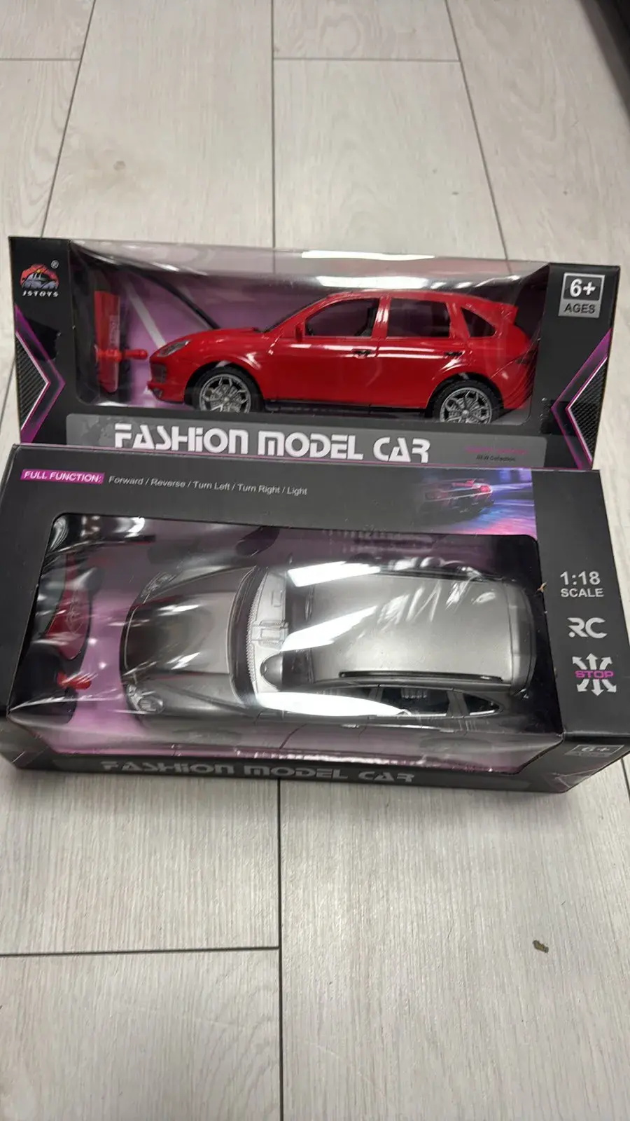 Zabawka Samochód Fashion Model Car RC 1:16 Czerwony i Srebrny