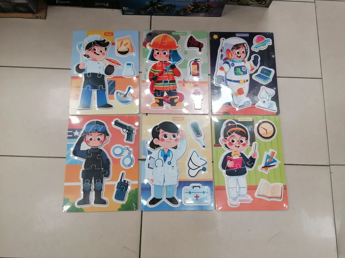 Zestaw drewnianych puzzli edukacyjnych z zawodami kolorowy