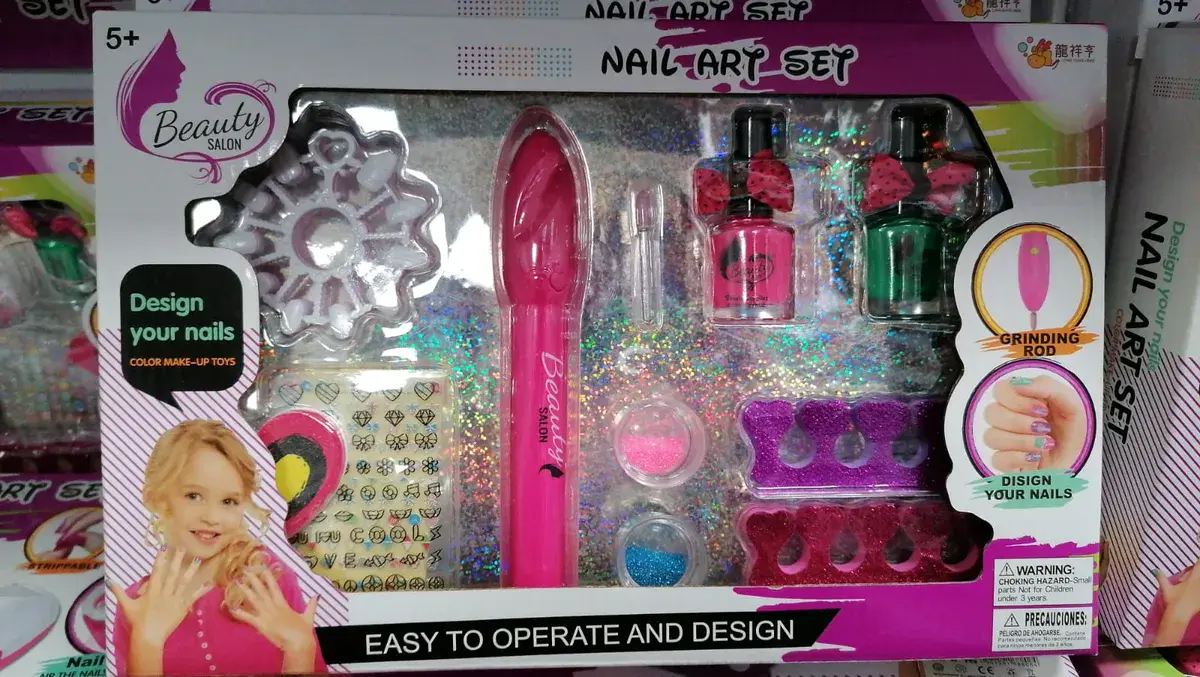 Zestaw do zdobienia paznokci Nail Art Set Beauty Salon różowy