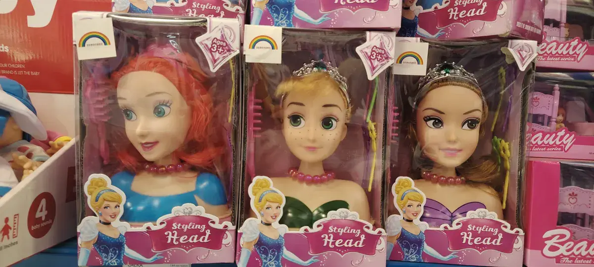 Głowa do stylizacji z akcesoriami dla dzieci 3+ mix kolorów