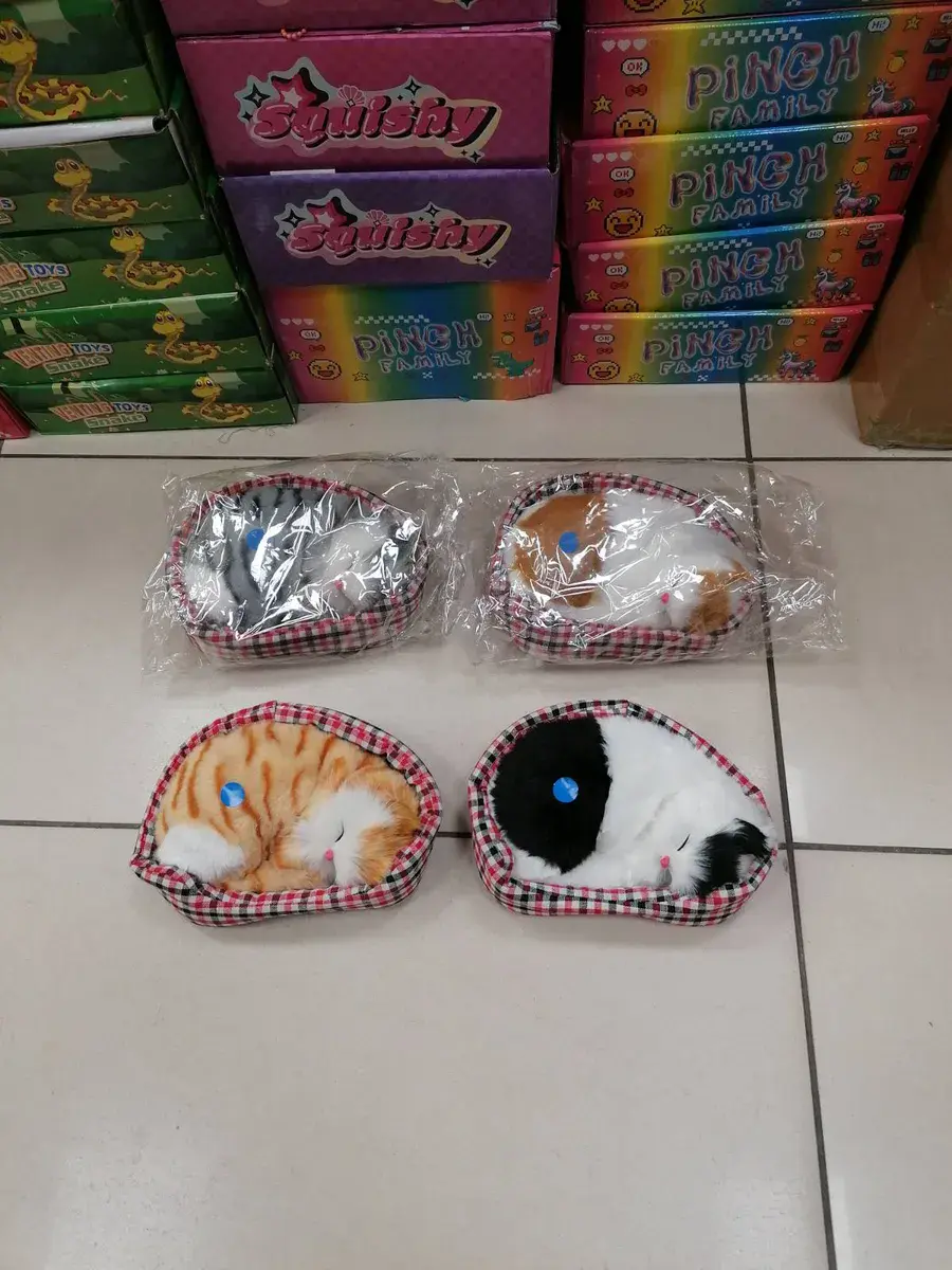 Maskotka Kot w Koszyku Squishy 12cm