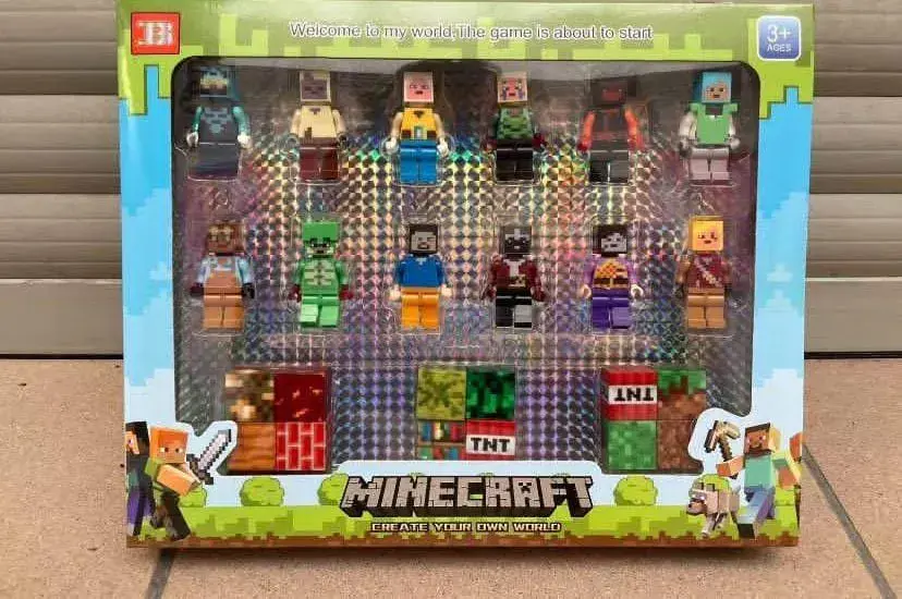 Figurki Minecraft 12 szt. w blistrze 3+