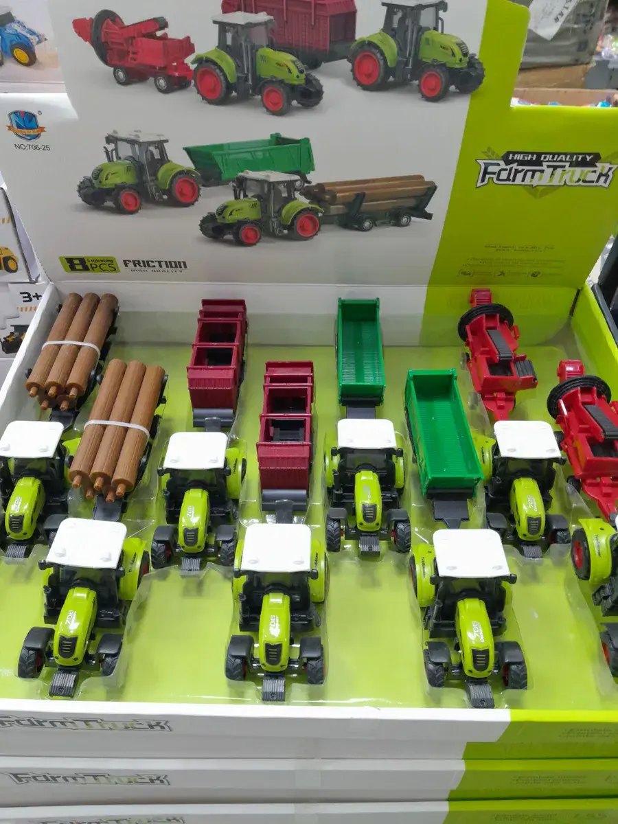 Zabawkowy ciągnik FarmTruck zielony z frakcją 3+