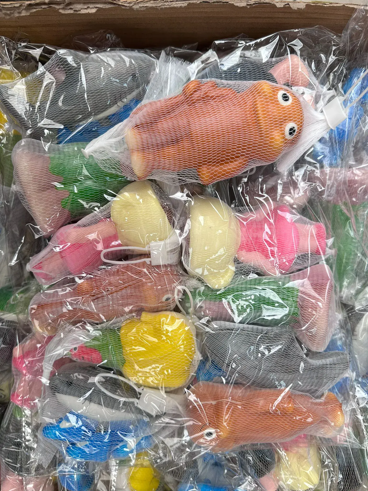 Zabawki Squeeze Toys Brain Root Gniotki Rybki 12 szt.