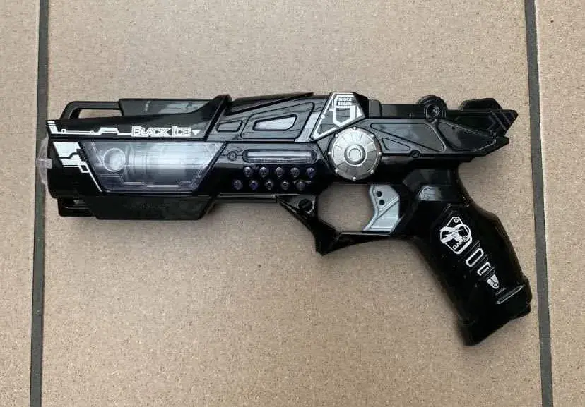 Pistolet na wodę Black Ops czarny futurystyczny