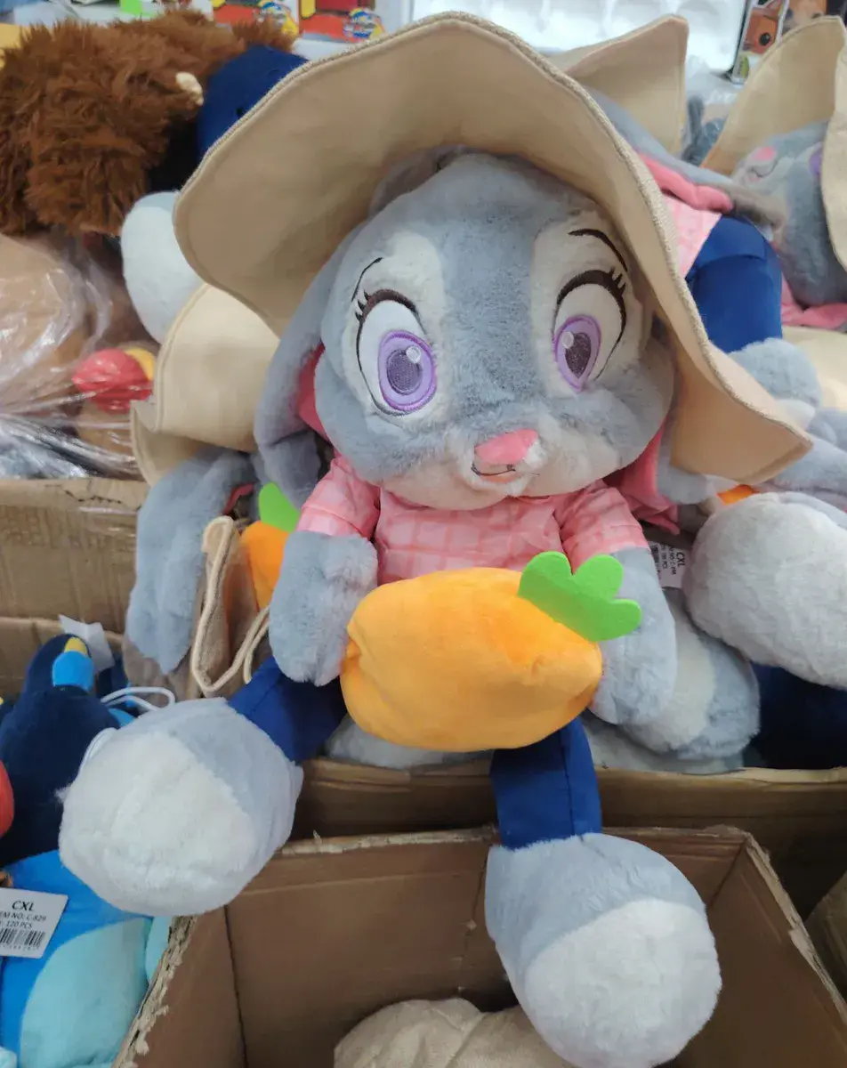 Pluszak Judy Hopps z marchewką 50cm szary