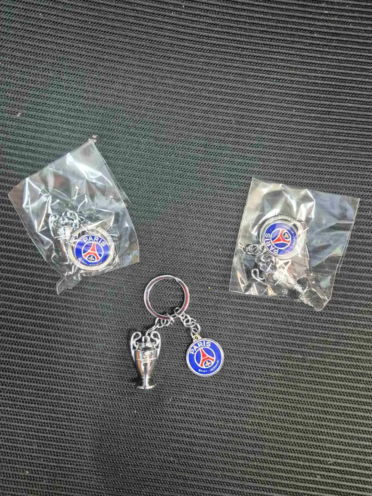 Brelok Zabawkowy PSG Puchar z Logo