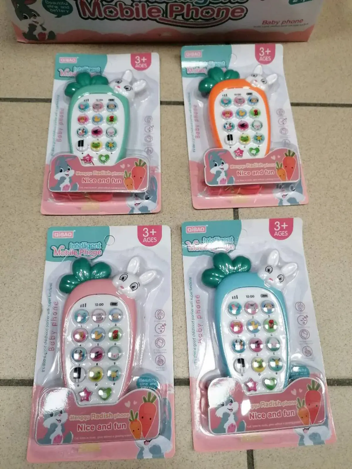 Zabawki Telefoniki dla dzieci 3+ z motywem królika i marchewki