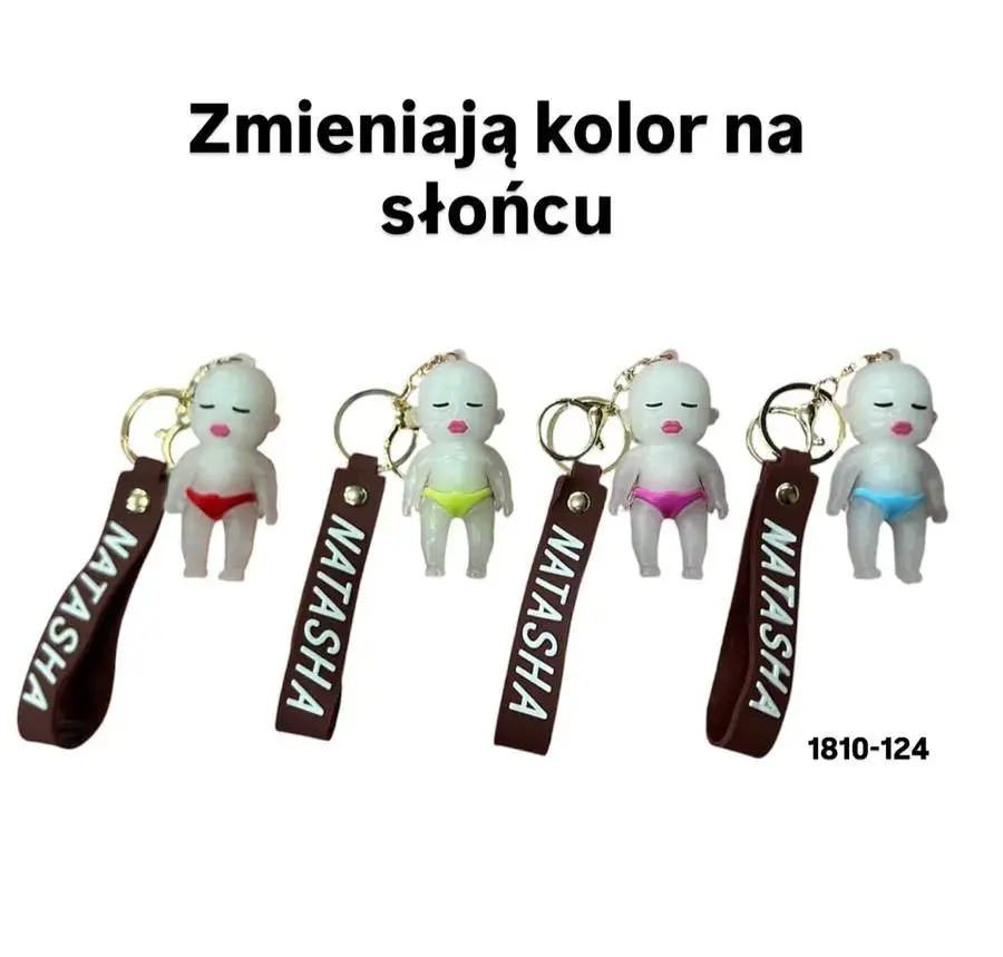 Brelok z figurką zmieniający kolor na słońcu z napisem NATASHA