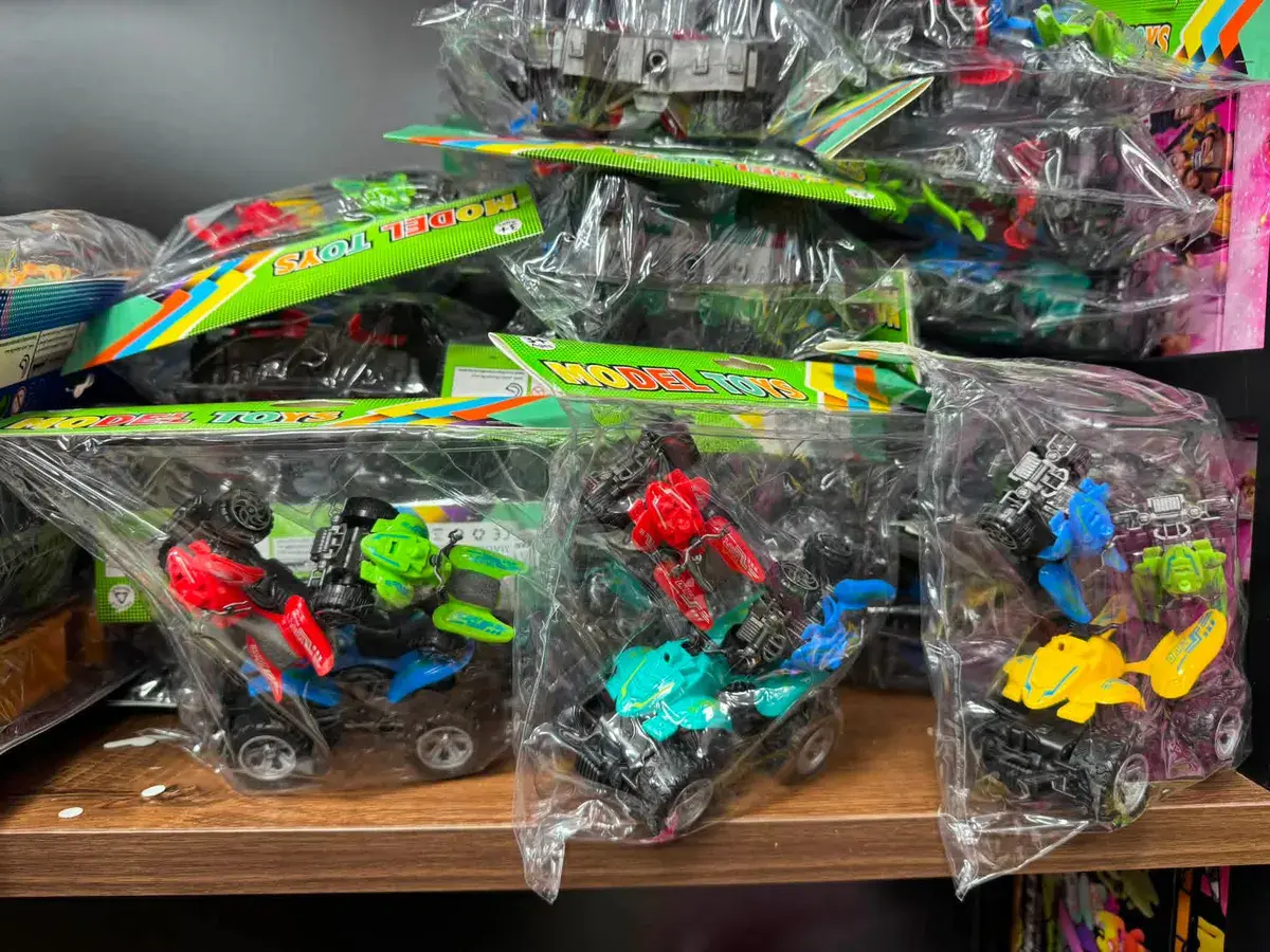 Zestaw 6 Mini Quadów Model Toys Transformujące