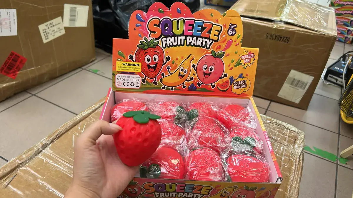 Squeeze Fruit Party Truskawka Czerwona 6+