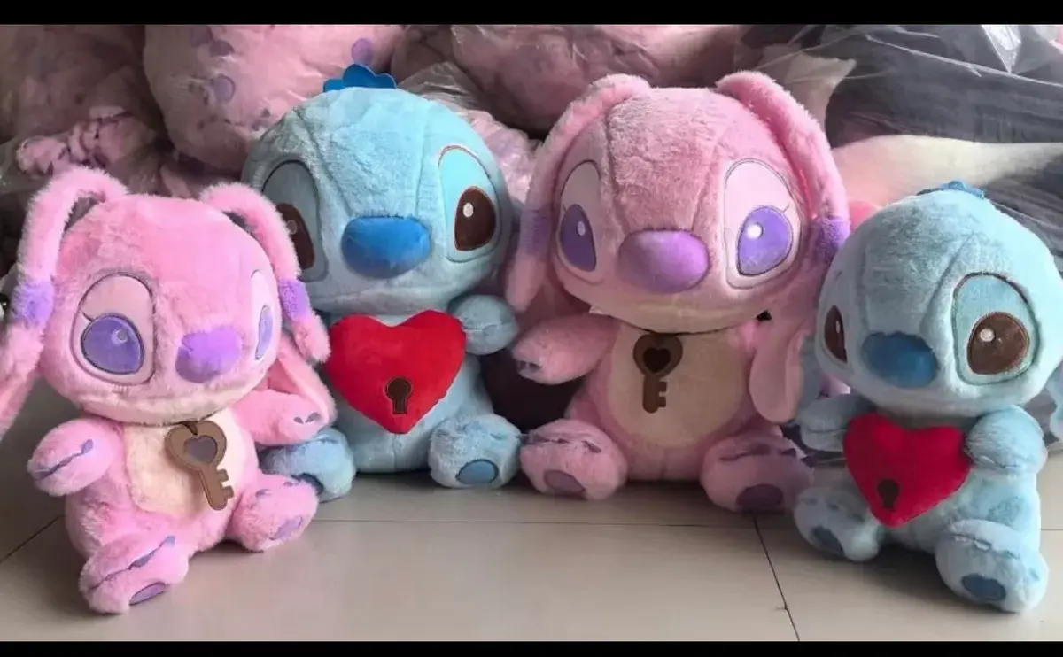 Maskotka Stitch z kluczykiem i sercem 30cm