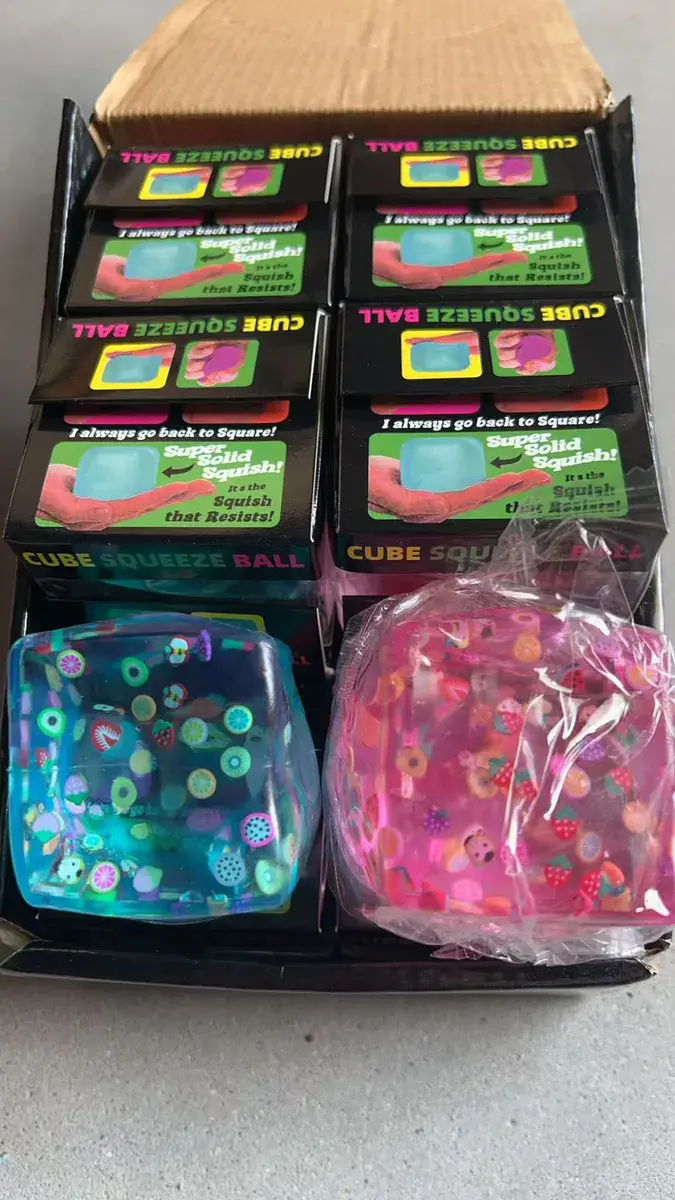 Kostka Antystresowa Cube Squeeze Ball z Owocami 6cm